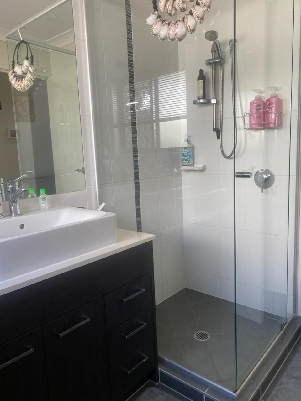 Manhattan B&B Guest Rooms North Lakes Luaran gambar